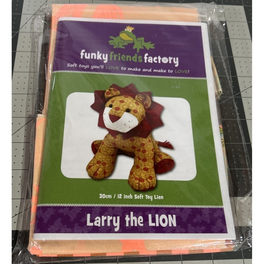 FUNKY FRIENDS FACTORY LARRY THE LION Soft Toy Pattern Craft Kit‎ Colorful NEW
